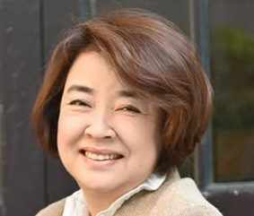 岸本加世子年収の最新事情 CM女王から現在までの転機とは